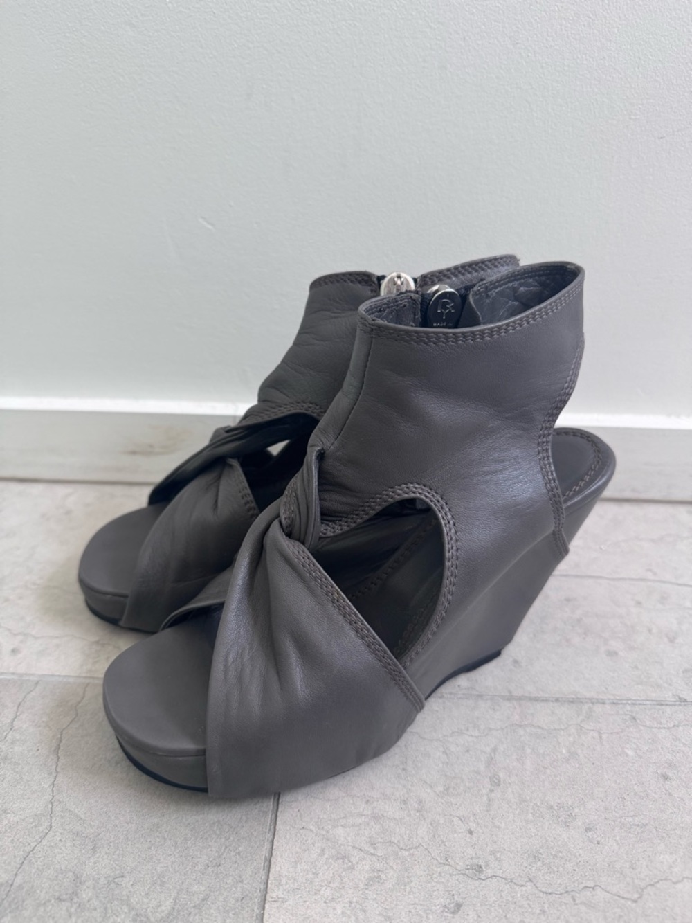 Rick Owens vintage sculptural Women's gray dark dust Leather Wedge Sandals  36/6